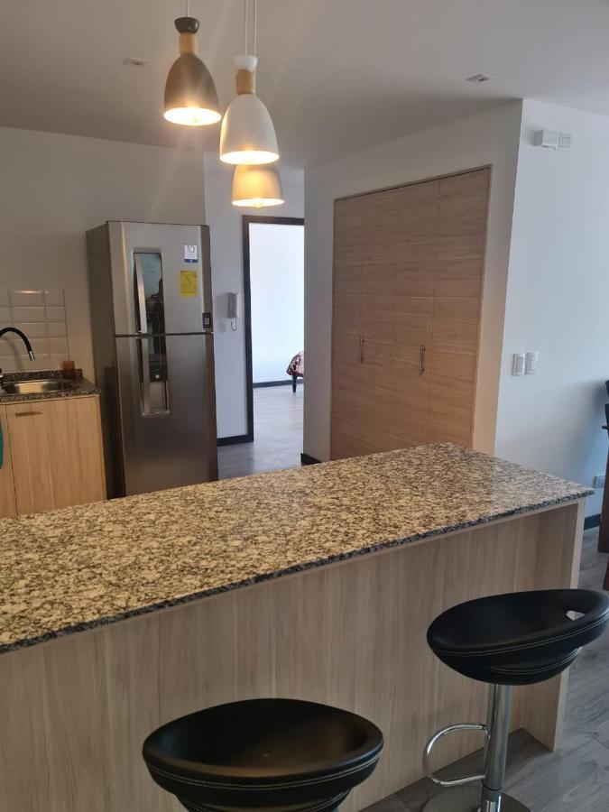 Hermoso Departamento, Centrico Y Tranquilo Quito Exterior foto