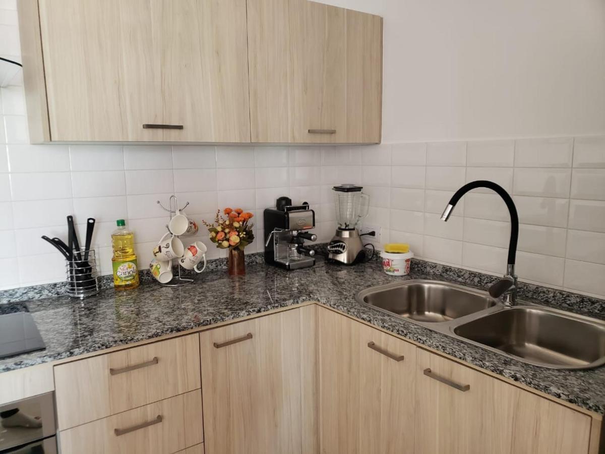 Hermoso Departamento, Centrico Y Tranquilo Quito Exterior foto